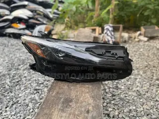 Toyota Camry 2025 Headlight Pair