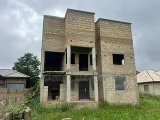 8 Bedroom Flat