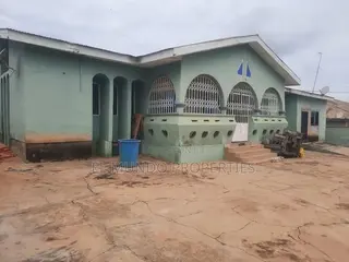 5bdrm House in Nyankyerenyease, Kumasi Metropolitan for sale