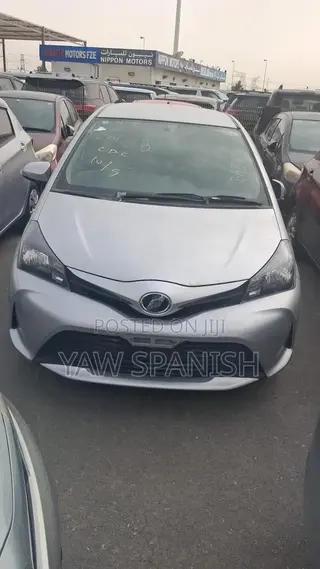 Toyota Vitz 1.3 AWD 5dr 2015 Silver