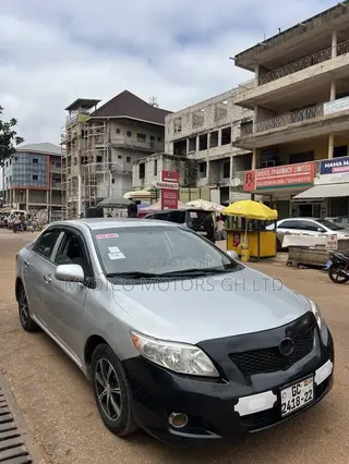 Toyota Corolla LE 4dr Sedan (1.8L 4cyl 4A) 2010 Silver