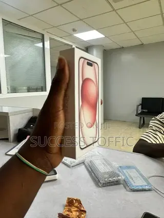 New Apple iPhone 15 128 GB Pink