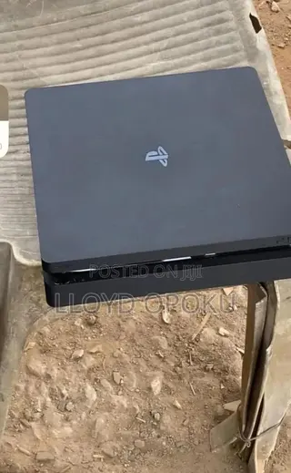 Play Station 4 Slim 1.78tb