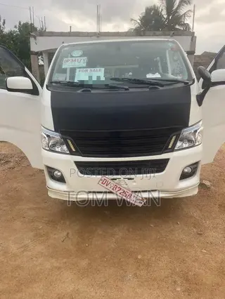 Nissan Caravan (Urvan) 2016 White