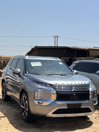 Mitsubishi Outlander SEL 2022 Gray