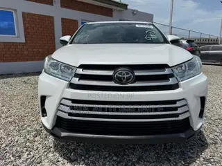 Toyota Highlander LE 4x2 (2.7L 4cyl 6A) 2018 White