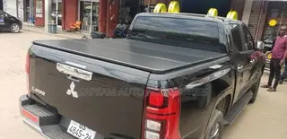Mitsubishi L200 Tri-Fold Hard Tonneau Cover*