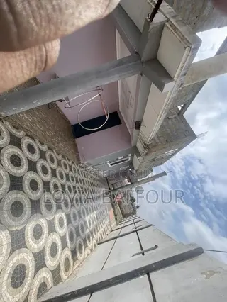 8bdrm Block of Flats in Number 1 for sale
