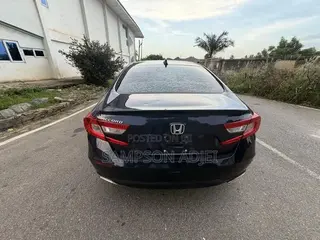 Honda Accord EX-L (2.0L 4cyl Turbo 10A) 2019 Blue