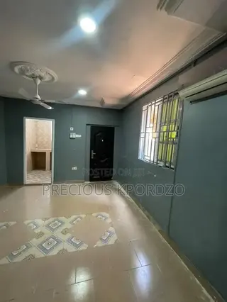 1bdrm Room & Parlour in Lakeside Comm 1 for rent