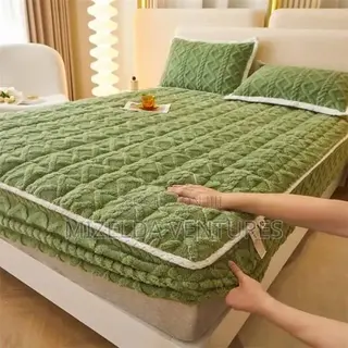 Thickened Fitted Mattress Cover