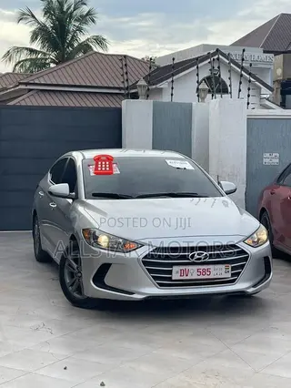 Hyundai Elantra SE Sedan FWD (2.0L 4cyl 6M) 2017 White