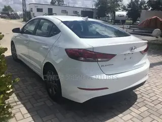 Hyundai Elantra SE 2018 White