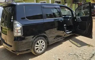 Toyota Voxy V 2WD 8-Seater 2011 Black