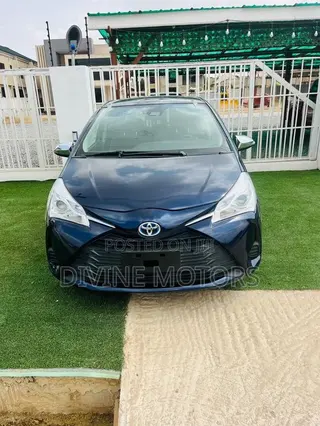 Toyota Vitz 1.5 FWD Hybrid 5dr 2017 Blue