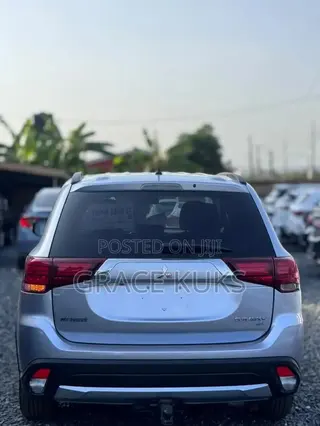 Mitsubishi Outlander 2016 Silver