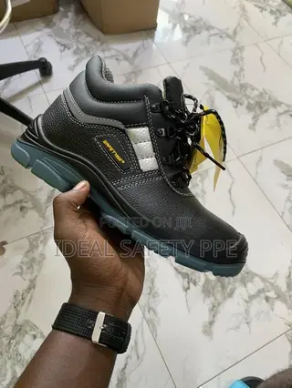 Heavy-Duty Industrial Safety Boots