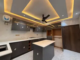 2bdrm Apartment in Lakeside for rent