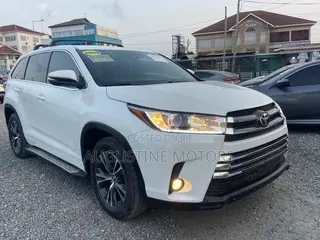 Toyota Highlander LE 2019 White