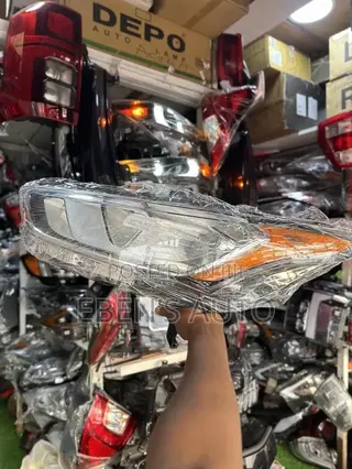 Ford Transit Connect 2020 Headlamp
