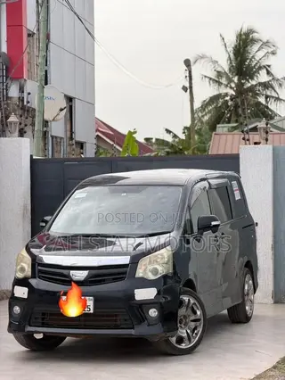 Toyota Voxy V 4WD 7-Seater 2012 Black