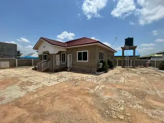 3bdrm House in Ashaley Botwe School for rent