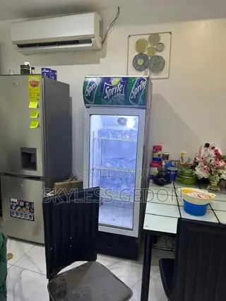 Display Fridge Fast Cooling Clean Selling at a Cool Price