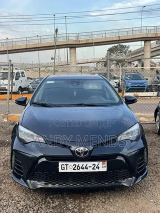 Toyota Corolla SE 4dr Sedan (1.8L 4cyl CVT) 2017