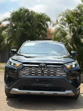 Toyota RAV4 XLE Premium 2025 Black