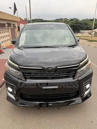 Toyota Voxy X 4WD 8-Seater 2014 Black