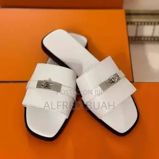 Quality Women's Slippers Available in Different Colors and