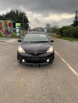 Toyota Vitz 1.3 FWD 5dr 2015 Burgundy