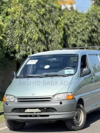 Toyota HiAce 1999 White