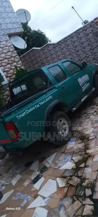Nissan Hardbody 2004 Green