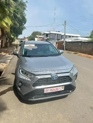 Toyota RAV4 2021 Silver