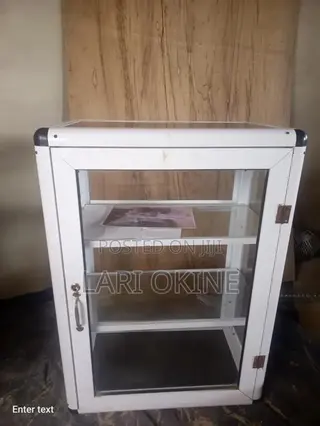 4ft Showcase