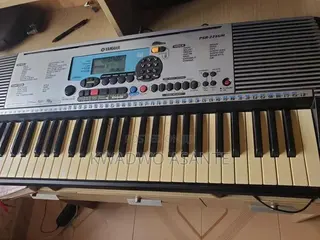 Yamaha Piano Keyboard