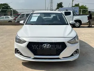 Hyundai Elantra 2021 White