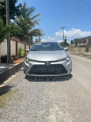 Toyota Corolla LE 2020 Silver