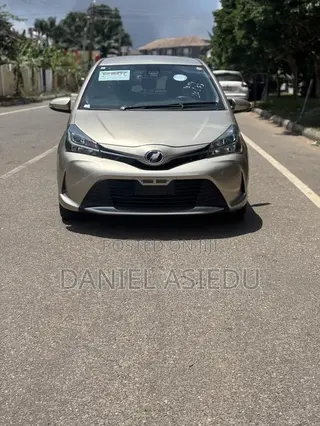 Toyota Vitz 1.3 AWD 3dr 2015 Gold
