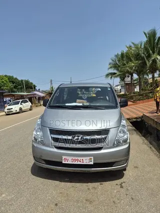 Hyundai Starex 2015 Silver