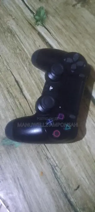 PS4 Slim Controller