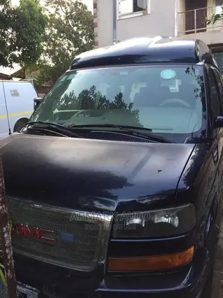 GMC Savana 2011 Blue