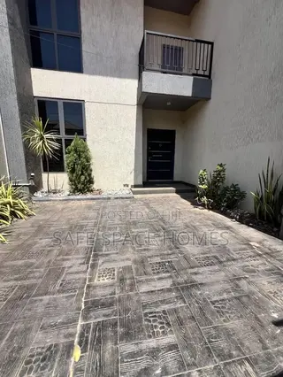 3bdrm Duplex in Ghana Link Area for rent