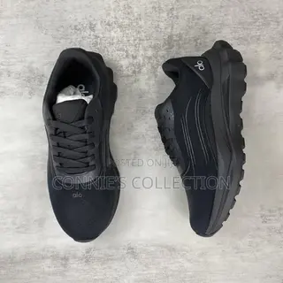 Alo Runner Sneakers