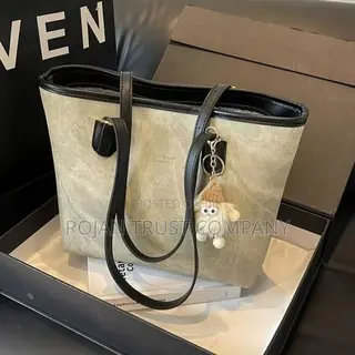 Fashionable Tote Bag