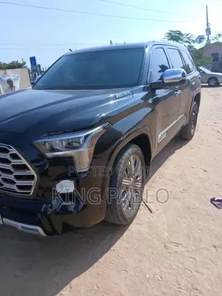 Neat Toyota Landcruiser Sequoia for Rent