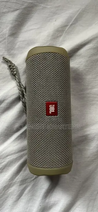 JBL Flip 4 Bluetooth Speaker