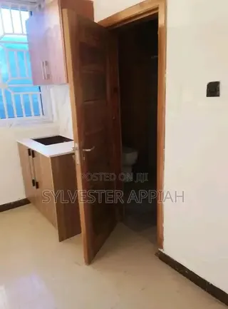 Furnished 5bdrm Apartment in Blessed Agency, Labone Junction for rent