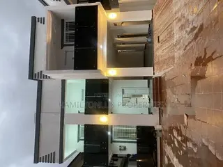 4bdrm House in Lakeside for sale